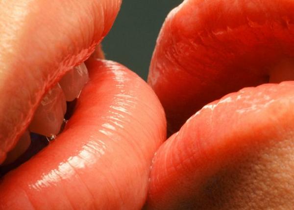 Польза поцелуев. Как уберечь себя чтобы не попасть к стоматологу